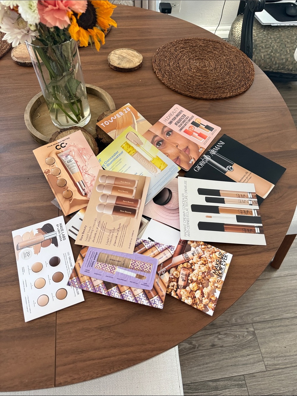 Assorted Women’s Concealer Sample Cards - Neutral Beige Shades